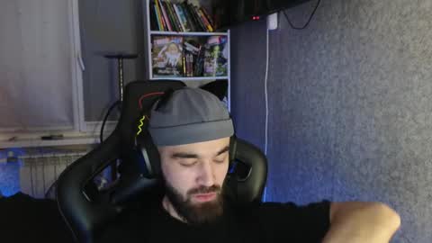 Snapshot of _serious_man chatting on 18, 11, 2025 Ask me online show from 18, 11, 2025