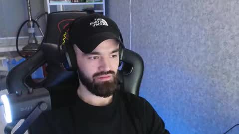 Snapshot of _serious_man chatting on 25, 11, 2025 Ask me online show from 25, 11, 2025