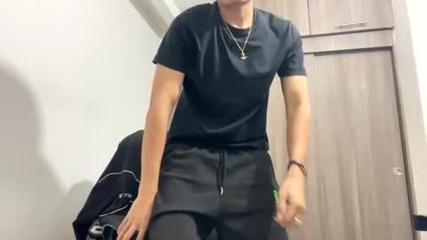 Juan Pablo-independent model online show from 10, 2, 2025