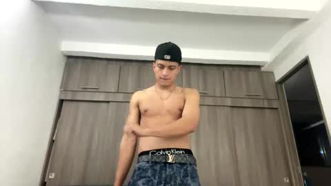 Juan Pablo-independent model online show from 21, 9, 2025