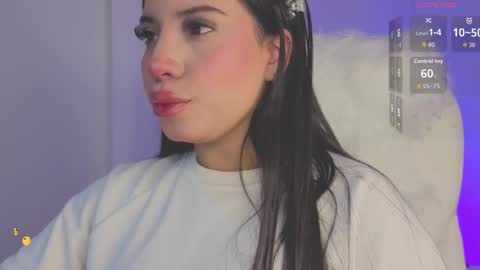 Snapshot of _sofiaa__ chatting on 1, 12, 2025 online show from 1, 12, 2025