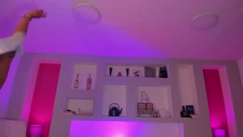 Sofia Miller online show from 17, 10, 2025