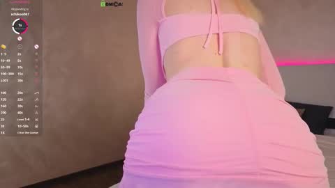 Snapshot of _sophielov chatting on 1, 10, 2025 Sophie online show from 1, 10, 2025