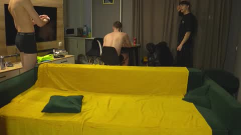 OLIVERpvt is open online show from 14, 11, 2025