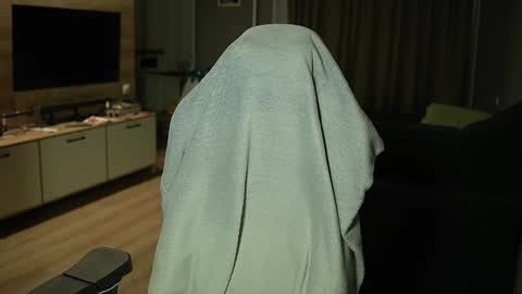 OLIVERpvt is open online show from 10, 2, 2026