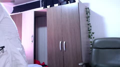 _svetlana_buenachica_ online show from 19, 9, 2025