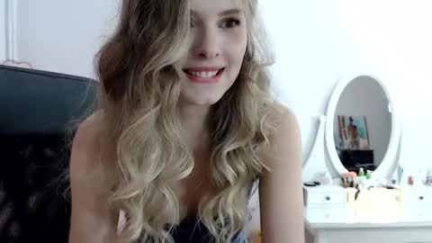 Snapshot of _sweettreat chatting on 2, 3, 2025 _sweettreat online show from 2, 3, 2025
