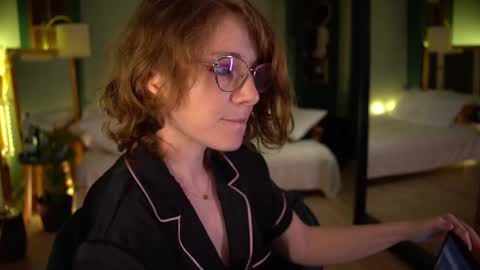 Snapshot of _the_sun_ chatting on 28, 2, 2025 Evi online show from 28, 2, 2025