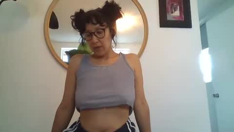 _tutti_frutti_ online show from 2, 6, 2026