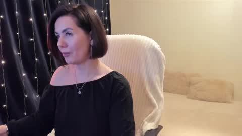 _vallylove online show from 3, 3, 2025