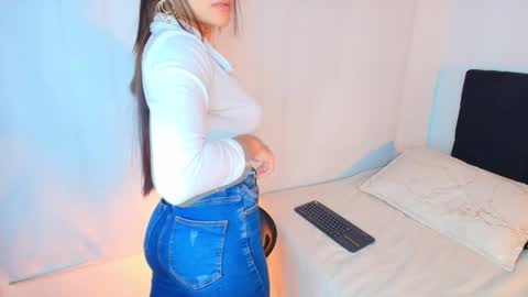 Snapshot of _victoria_foxx_ chatting on 6, 2, 2026 Victoria Fox online show from 6, 2, 2026