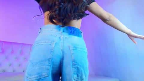 Snapshot of _victoria_foxx_ chatting on 4, 3, 2026 Victoria Fox online show from 4, 3, 2026