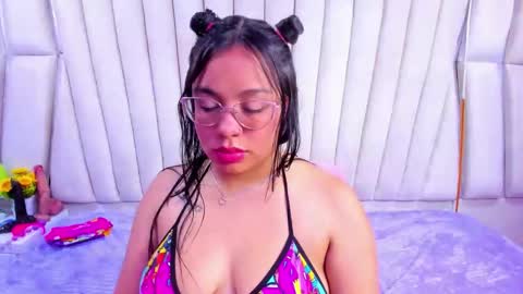 _violeta18_ online show from 7, 11, 2025