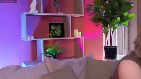 _watchmesmile_ online show from 20, 5, 2026