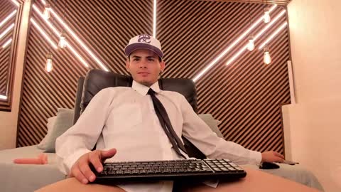  white fox  online show from 7, 2, 2025