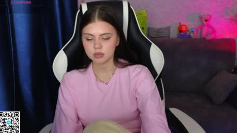 Fiona and Wayne online show from 11, 4, 2026