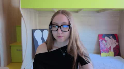 Snapshot of _yourhotangel_ chatting on 5, 6, 2026 Eva online show from 5, 6, 2026