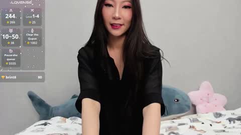 Mia online show from 9, 11, 2025