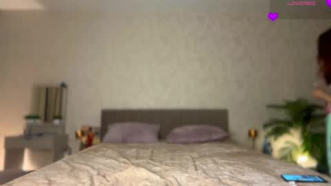        online show from 18, 4, 2026