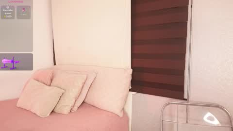 Snapshot of a__vanellopecute chatting on 4, 2, 2026 Alexandra online show from 4, 2, 2026