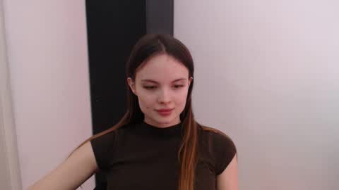 a_ariella_ online show from 28, 9, 2025