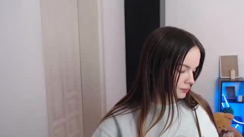 a_ariella_ online show from 30, 11, 2025