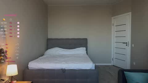 Mila and Jess online show from 8, 10, 2025