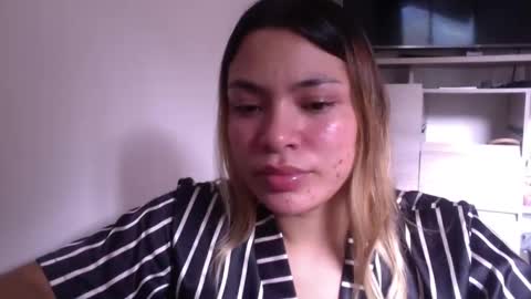 Snapshot of a_ross01 chatting on 17, 10, 2025 a_ross01 online show from 17, 10, 2025