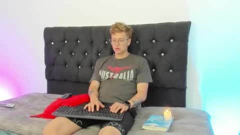 A Sexy Couple online show from 2, 10, 2025