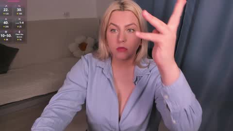 Adele White online show from 14, 12, 2024