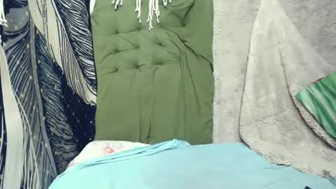 Snapshot of aaliyah04 chatting on 24, 11, 2025 BERLAT online show from 24, 11, 2025