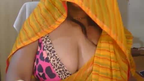 aaradhya_sexy_88 online show from 23, 4, 2026