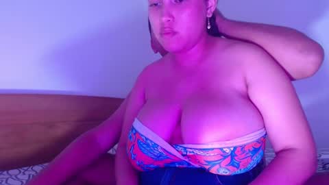Snapshot of aaron_and_ann chatting on 31, 12, 2024 Aaron y Ann online show from 31, 12, 2024