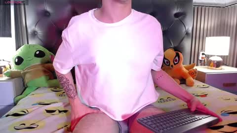 Snapshot of aaron_blink1 chatting on 10, 2, 2025 Aaron online show from 10, 2, 2025