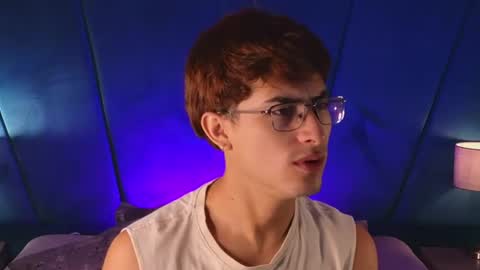Snapshot of aaron_eze chatting on 18, 7, 2026 Aaron Ezequiel online show from 18, 7, 2026
