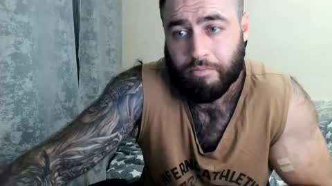 Snapshot of aaron_royal chatting on 16, 6, 2026 Davin tayl online show from 16, 6, 2026