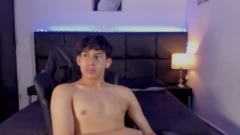 Snapshot of aaron_spencer13 chatting on 29, 9, 2025 Aron online show from 29, 9, 2025