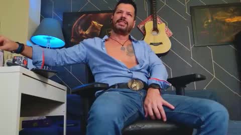 Aaron online show from 21, 10, 2025