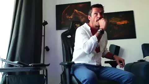 Snapshot of aaronbomer chatting on 6, 7, 2026 Aaron online show from 6, 7, 2026