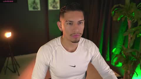 AARON  online show from 19, 4, 2026