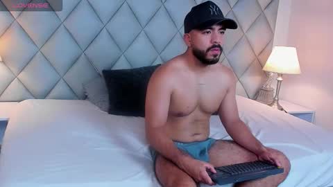 Snapshot of aaronvegaa chatting on 15, 1, 2026 Aaron Vegaa online show from 15, 1, 2026