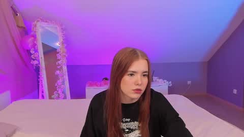 Snapshot of aataraxx chatting on 1, 2, 2025 Fiona and Harry online show from 1, 2, 2025