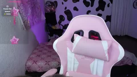 Snapshot of abbie_senjen chatting on 6, 10, 2025 April online show from 6, 10, 2025