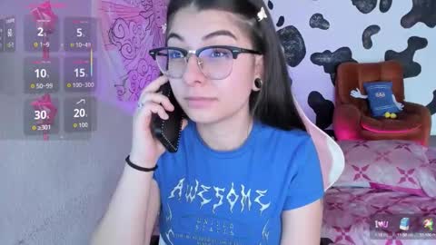 Snapshot of abbie_senjen chatting on 11, 10, 2025 April online show from 11, 10, 2025