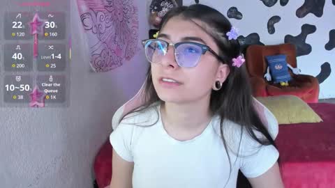 Snapshot of abbie_senjen chatting on 22, 10, 2025 April online show from 22, 10, 2025