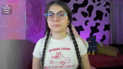 Snapshot of abbie_senjen chatting on 19, 11, 2025 April online show from 19, 11, 2025