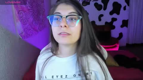 Snapshot of abbie_senjen chatting on 24, 11, 2025 April online show from 24, 11, 2025