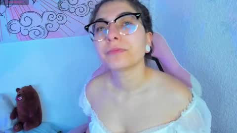 Snapshot of abbie_senjen chatting on 1, 5, 2026 April online show from 1, 5, 2026