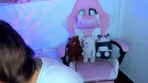 Snapshot of abbie_senjen chatting on 2, 5, 2026 April online show from 2, 5, 2026