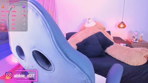 Abbie Edmond  online show from 30, 10, 2025